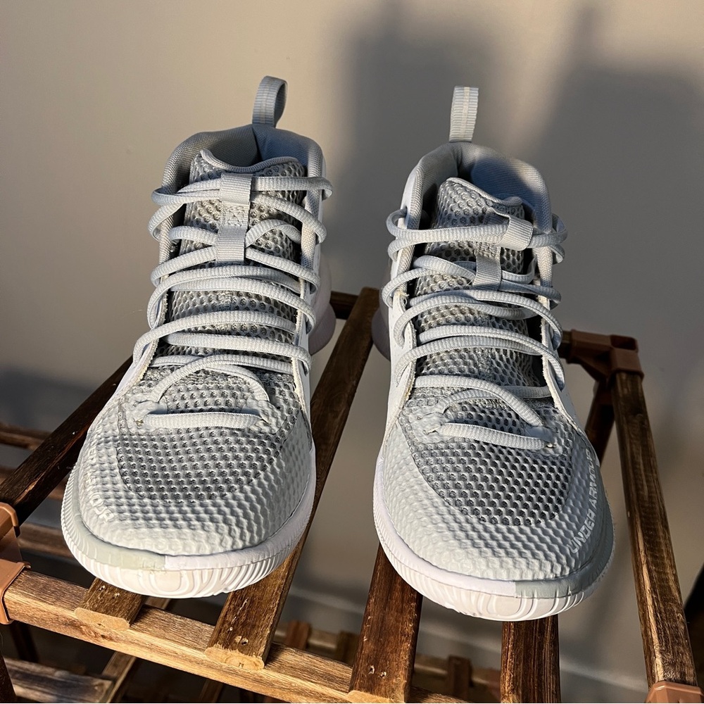 Under Armour Light Gray Athletic Shoes
